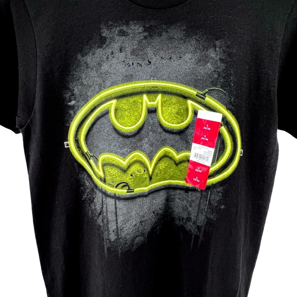 DC Comics NWT Mens Batman Logo Graphic T Shirt  Small Black Yellow Bat Signal - Picture 7 of 13